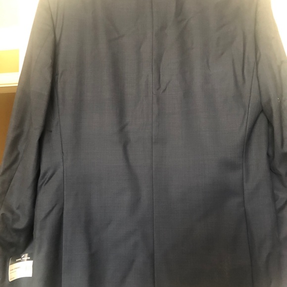 Brand new men’s Daniel Hechter suit. - Picture 7 of 8